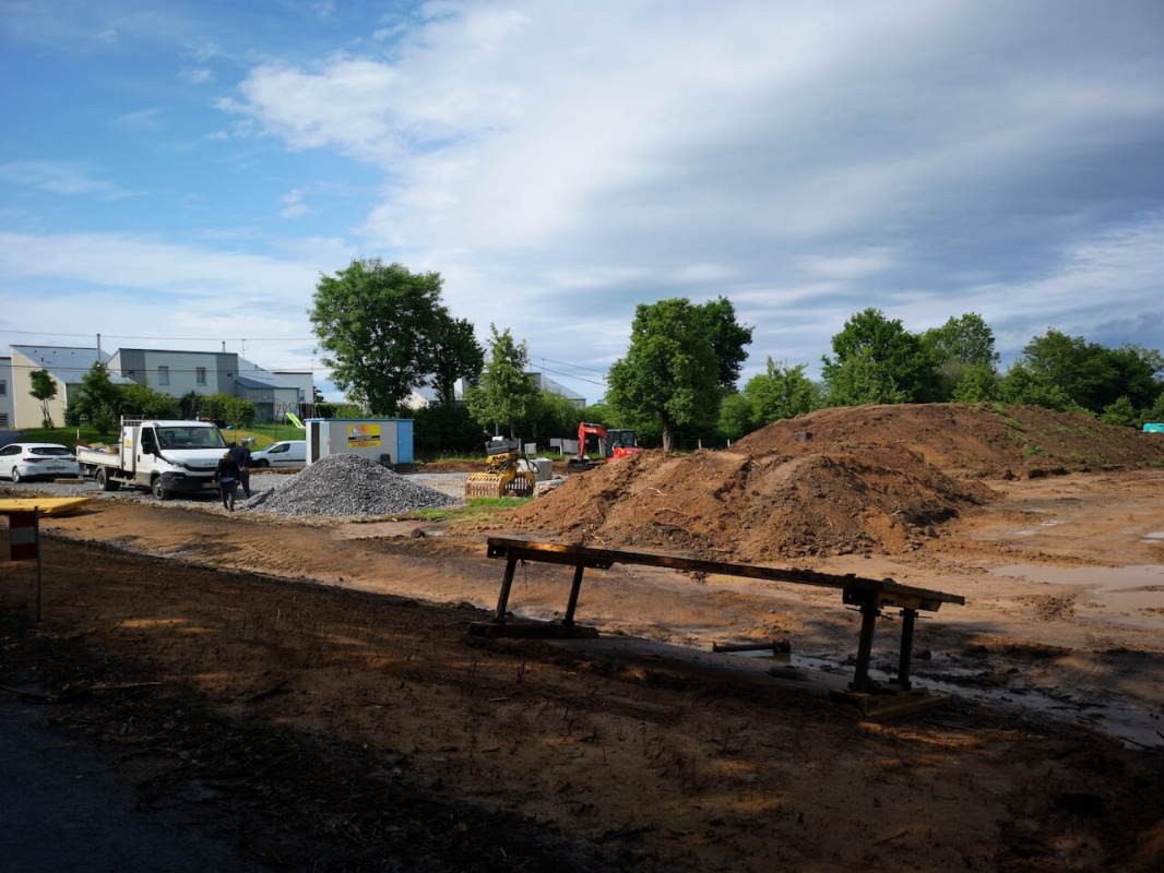 Suite des travauxTerrain constructible viabilisé côte normande