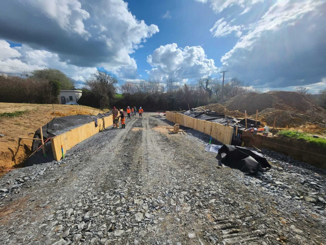 Aménagement murs de soutènement en traverse de bois