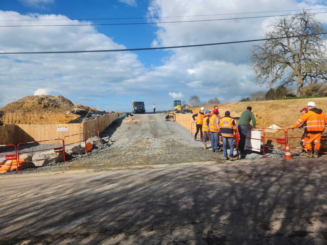 Aménagement murs de soutènement en traverse de bois